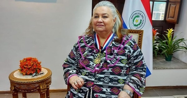 Doña Gloria Rubín fue galardonada en el marco del #25NPy