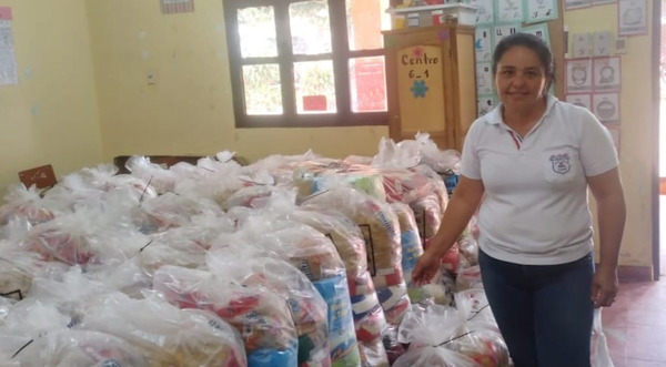 Entregan kits de alimentos a niños del distrito de Caazapá - Noticiero Paraguay