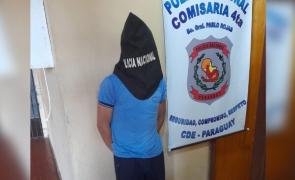 Amenazó con degollar a su mamá por no dejarle hurtar sus cosas
