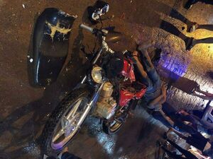 Automovilista huyó tras atropellar a un motociclista - ABC en el Este - ABC Color