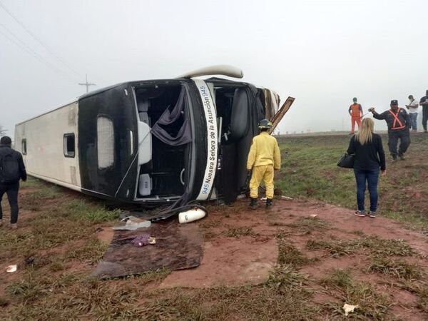 Grave accidente de bus de larga distancia deja dos pasajeras muertas - ADN Digital