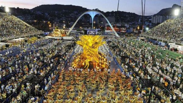 Brasileños sueñan con celebrar el mayor carnaval en un siglo