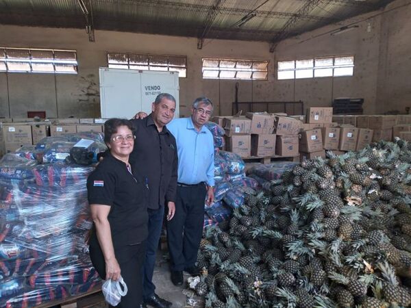 Administrador de Aduanas de Pedro J. Caballero informo de la donación de 1.000 unidades de piña a la Penitenciaria Regional