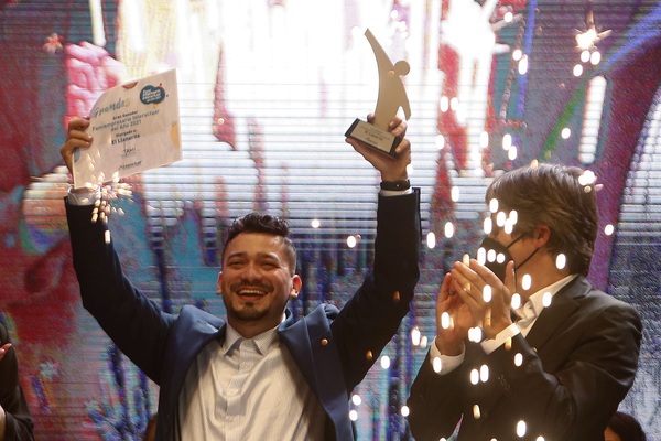 Premian a ocho empresarios colombianos por impulsar la economía del país - MarketData