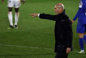 El PSG desmiente contactos para fichar a Zidane - Fútbol Internacional - ABC Color