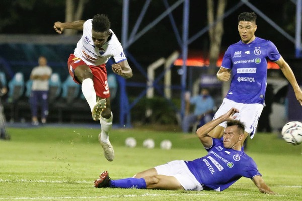 Sol y Nacional abren la fecha 17 en Villa Elisa