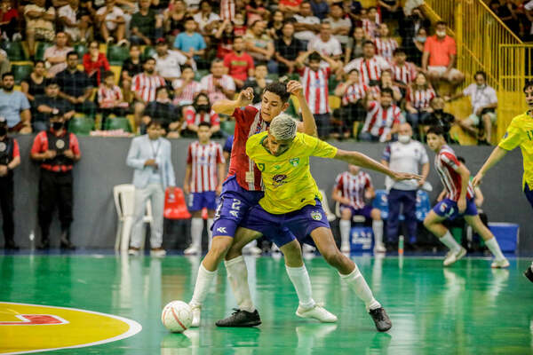 Paraguay cede ante Brasil y se pierde la final