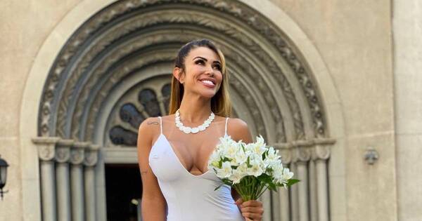 La Nación / Modelo brasileña se divorcia luego de haberse casado consigo misma