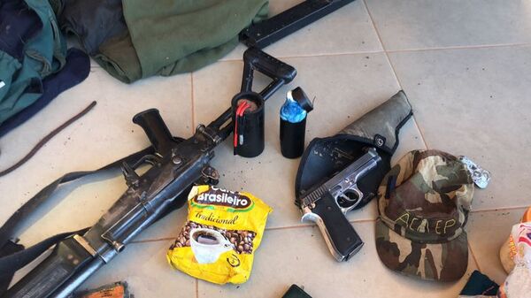 Hallan armas, explosivos y uniformes en campamento del ACA-EP - Nacionales - ABC Color