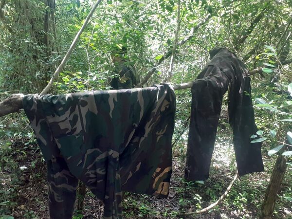 Encuentran explosivos, armas y uniformes en campamento de la ACA-EP - ADN Digital