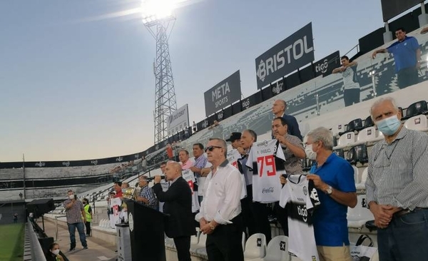 Diario HOY | Los campeones del 79 pasan a ser socios vitalicios del Olimpia