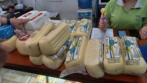 Policía allana comercios en busca de productos de contrabando