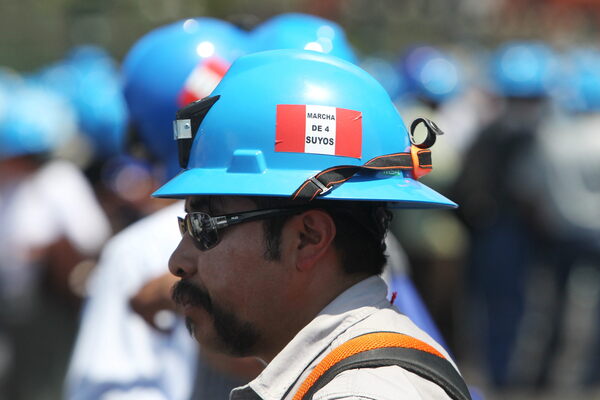 Inversionistas a la expectativa en Perú por cierre de minas cuestionadas - MarketData