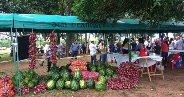 La Nación / La fruta del verano tiene su propia fiesta en Itapúa