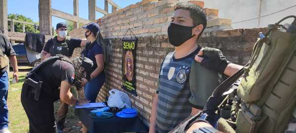 Desmantelan focos de distribución de drogas e incautan miles de dosis de crack en Lambaré - ADN Digital