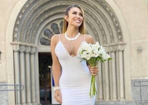 Crónica / Se casó con ella misma y a los 3 meses se divorció