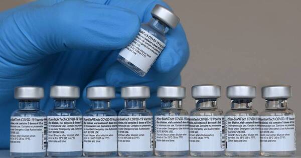 La Nación / Pfizer evaluará eficacia de su vacuna ante nueva variante del coronavirus