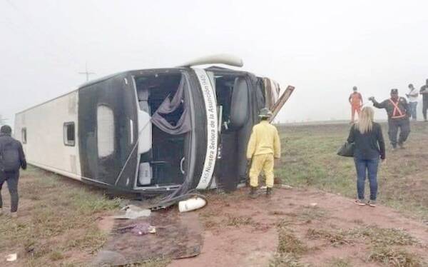 Crónica / ¡VUELCO Y MUERTE! “Bajó a preguntar a qué hora llegábamos”