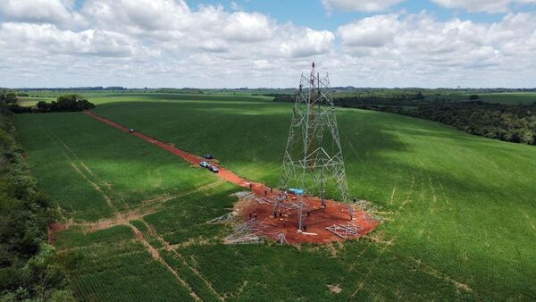 Inicia montaje de torres para disponer de 100% de Itaipú