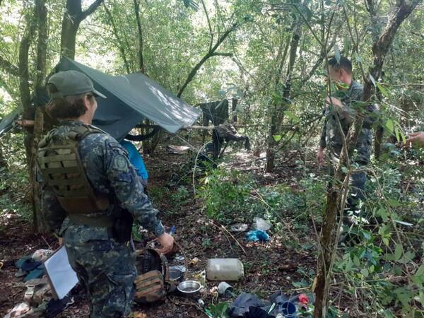 Hallan campamento del ACA-EP: incautan fusil de la Policía y otras evidencias