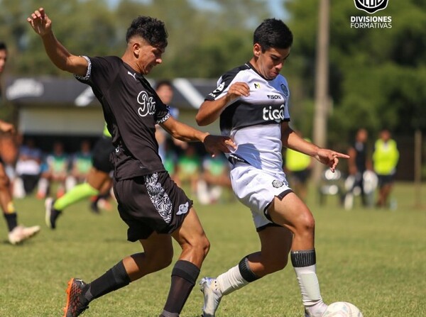 Cuatro victorias y un empate en la Sub 17 - APF