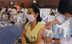 Diario HOY | Vacunación masiva en barrios de Lambaré, San Lorenzo e Ypané, también en el autódromo