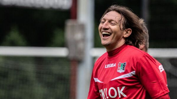 Édgar Barreto anota de cabeza para el Nec Nijmegen