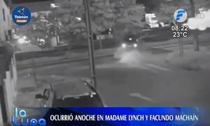 Automóvil atraviesa el paseo central de Madame Lynch | Telefuturo