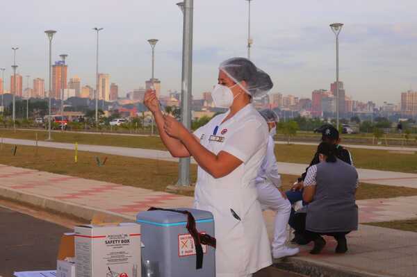 Vacunarán contra el covid-19 durante “Expo Vacaciones” en la Costanera - .::Agencia IP::.