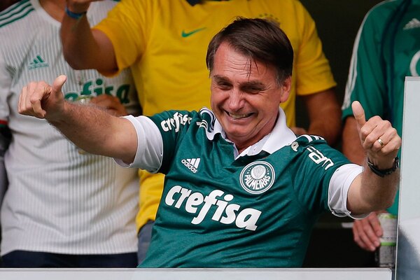 Bolsonaro, hincha del Palmeiras, desea triunfo de Flamengo en final de la Copa