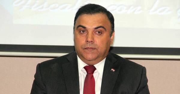 La Nación / Confirman juicio oral para ex fiscal Díaz Verón