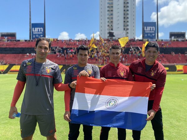 'Unión Sport y Paraguay': Florentín muestra la tricolor en un 'banderazo' del Recife