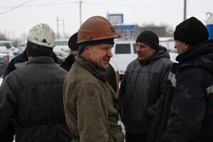 Rusia: socorristas rescatan cinco cuerpos de la mina accidentada en Kémerovo - Mundo - ABC Color