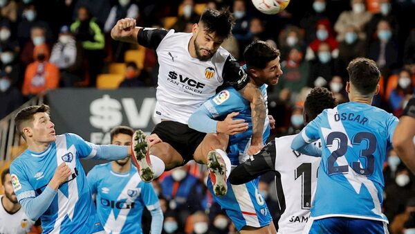 El Valencia de Omar Alderete no pudo de local ante el Rayo