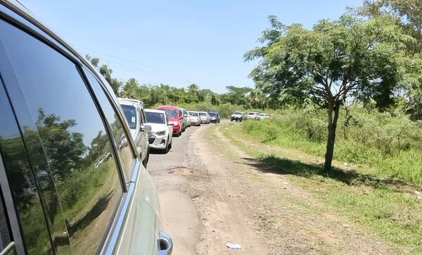 Embotellamiento en Nanawa: paraguayos van para hacer compras baratas - Nacionales - ABC Color