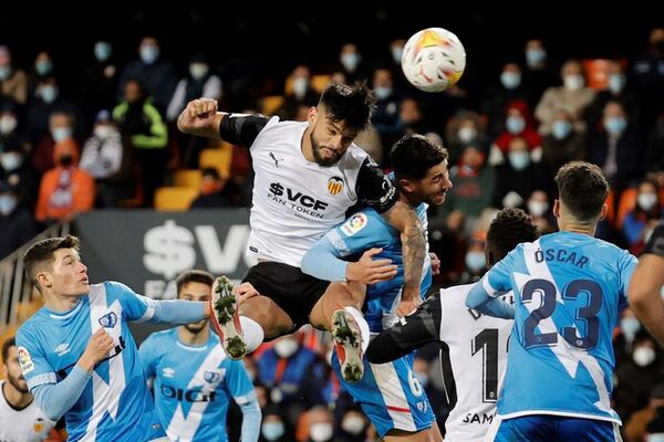 Valencia, con Alderete, puso las oportunidades y el Rayo Vallecano el juego - Fútbol Internacional - ABC Color