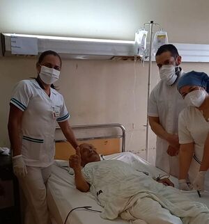 Hombre de 102 años se recupera tras exitosa operación de cadera - Nacionales - ABC Color