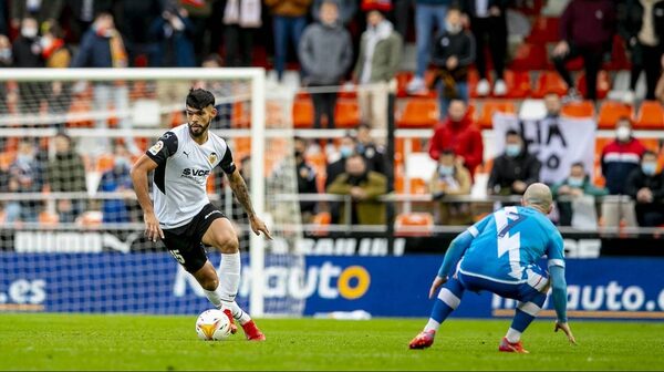 Omar Alderete, destacado en el empate del Valencia en LaLiga