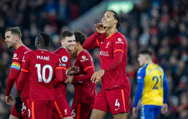 Liverpool golea al Southampton, el Aston Villa de Gerrard en racha
