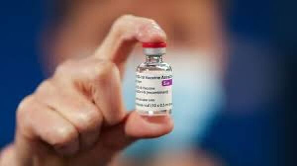 Una nueva vacuna de Oxford/AstraZeneca protegería contra la variante Ómicron de coronavirus