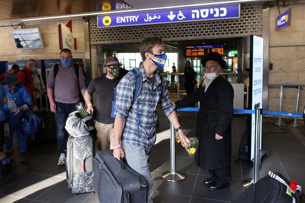 Israel anunció el cierre de sus fronteras para frenar el avance de Ómicron la nueva variante de Covid-19