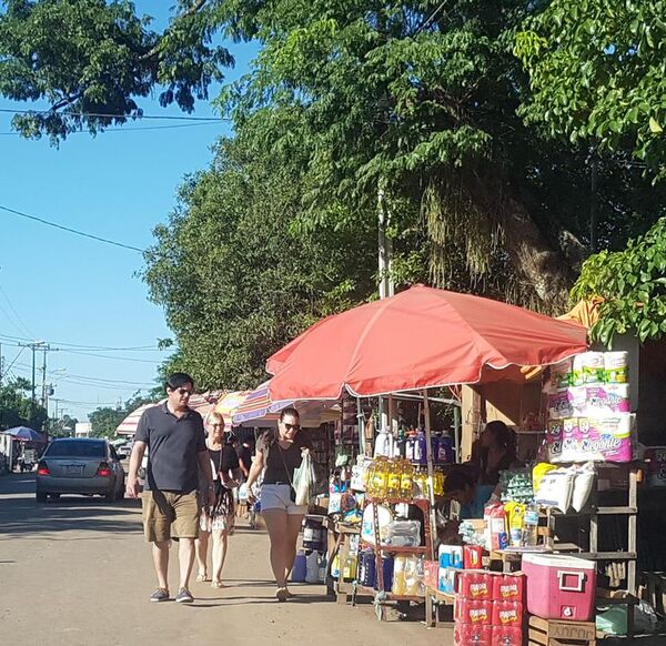 Bajos precios de productos y nulo control son atracción en Nanawa - Nacionales - ABC Color