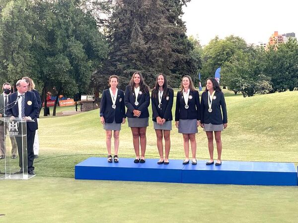 Damas de plata y caballeros cuartos en Copa Los Andes - Polideportivo - ABC Color
