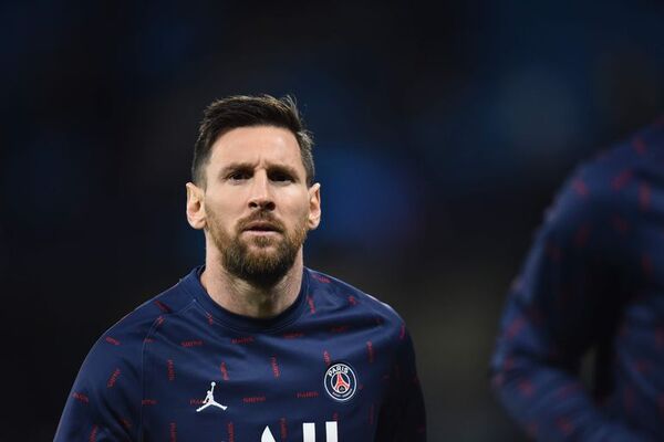 Messi, favorito para el Balón de Oro, frente a Lewandowski y Benzema - Fútbol Internacional - ABC Color