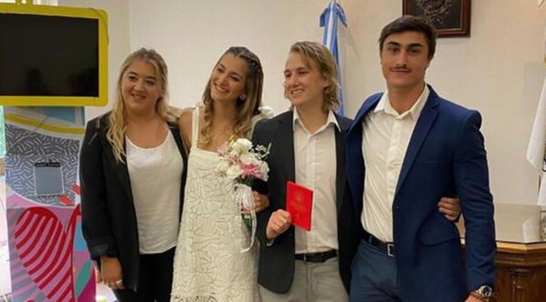 Fue testigo en la boda de su amigo y por un error terminó casado con la novia