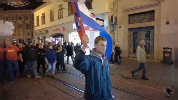 Protesta en la capital de Croacia contra la vacunación obligatoria y el pase COVID