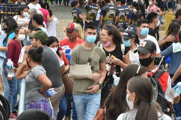 Masiva concurrencia en el  primer día de Novenario a la Virgen de Caacupé