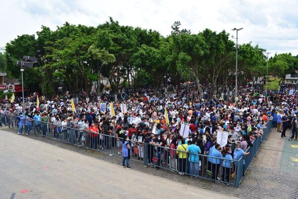 Caacupé: Aglomeración e inconsciencia en primer día de novenario - Nacionales - ABC Color