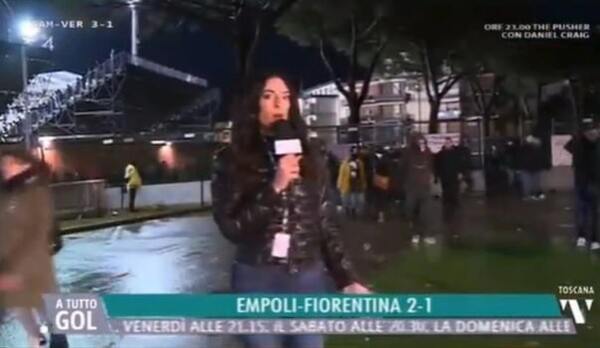 Acosan y manosean a una periodista en plena transmisión en vivo indigna a Italia | Ñanduti
