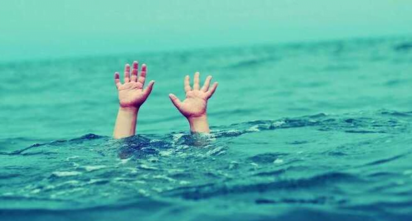 Niño de 2 años muere ahogado en una piscina - Noticiero Paraguay